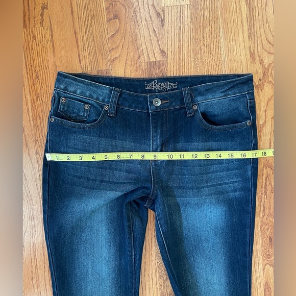 RARE Revolt VTG Flare/Bellbottom Jeans. Junior Size 9. Never worn. - Picture 10 of 15